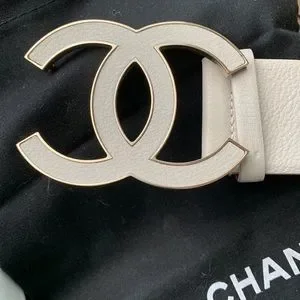 CHANEL 08P RARE ⭐️ Leather Belt Cream Off White Ivory Gold CC Huge Y2K Big Logo Chanel belt 2008 – Les Merveilles De Babellou main image 3